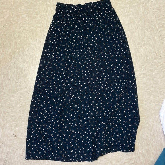 Brandy Melville skirt - Picture 1 of 2